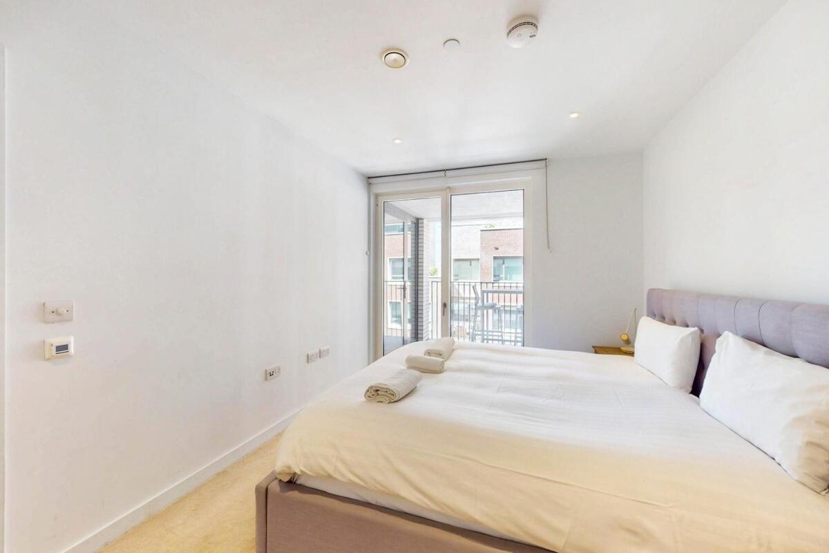 Apartment Chic 1 Bed Flat With Balcony Walking Distance To Tube