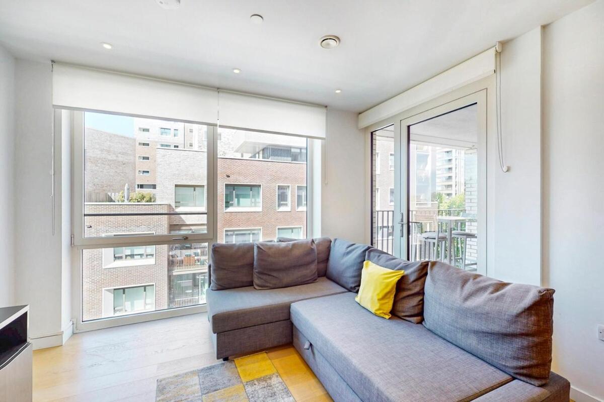 Apartment Chic 1 Bed Flat With Balcony Walking Distance To Tube